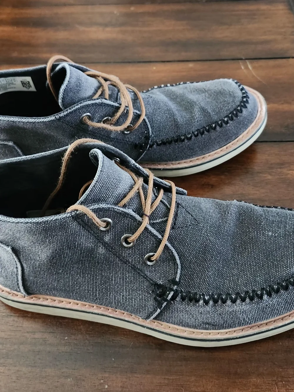 Toms Men's 8 Casual Canvas Chukka Boots in Charcoal with Brown Laces